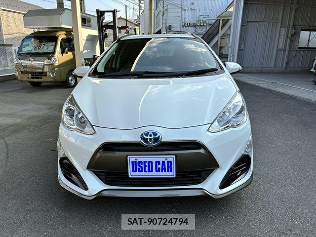 Toyota AQUA 2015-08 8097975-3