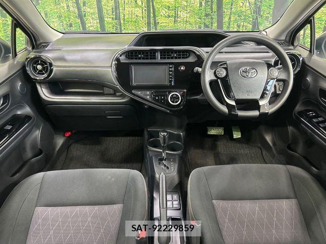 Toyota AQUA 2020-03 8097970-1