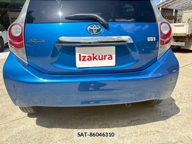 Toyota AQUA 2013-01 8097982-17