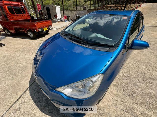 Toyota AQUA 2013-01 8097982-22