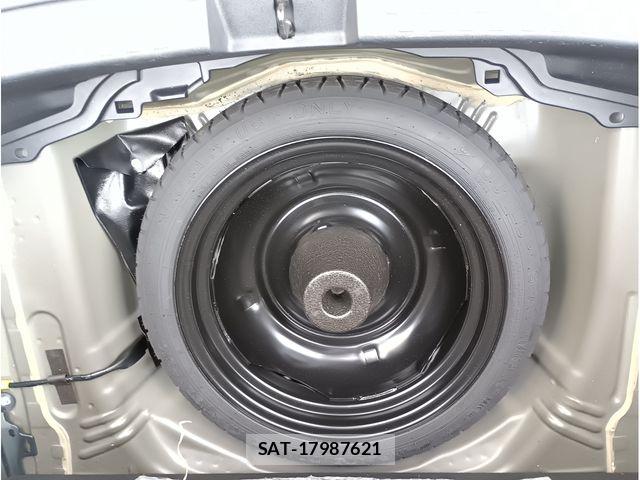 Toyota AQUA 2019-12 8097978-19