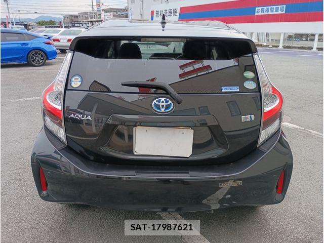 Toyota AQUA 2019-12 8097978-5