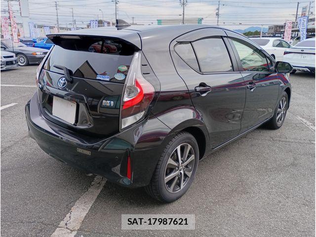 Toyota AQUA 2019-12 8097978-6