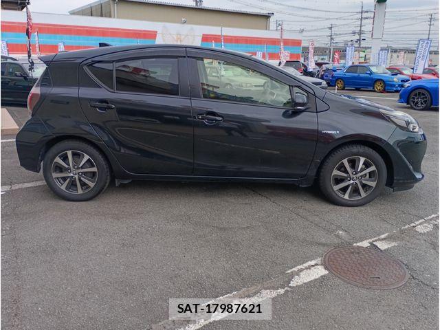 Toyota AQUA 2019-12 8097978-7