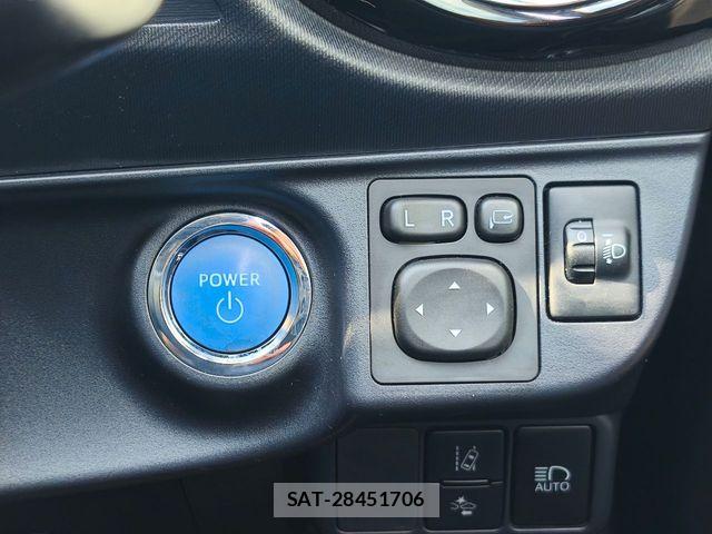 Toyota AQUA 2017-05 8097969-12