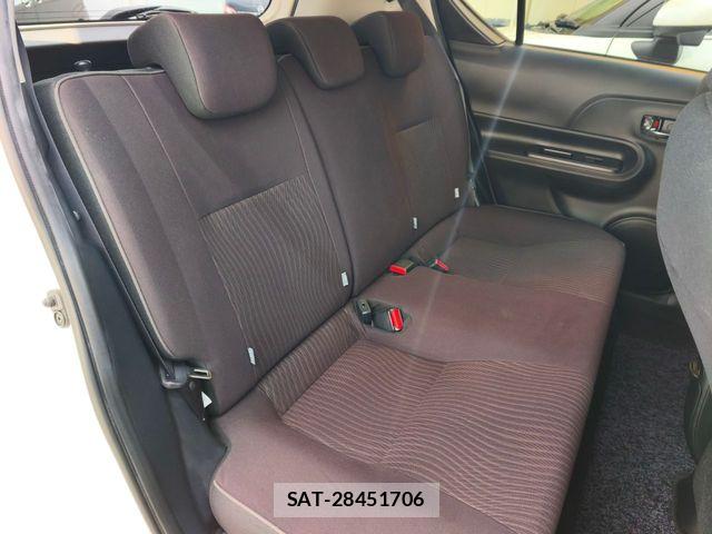 Toyota AQUA 2017-05 8097969-4