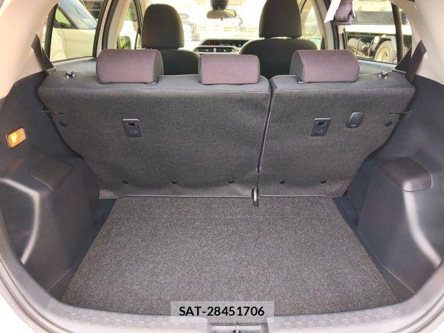 Toyota AQUA 2017-05 8097969-5