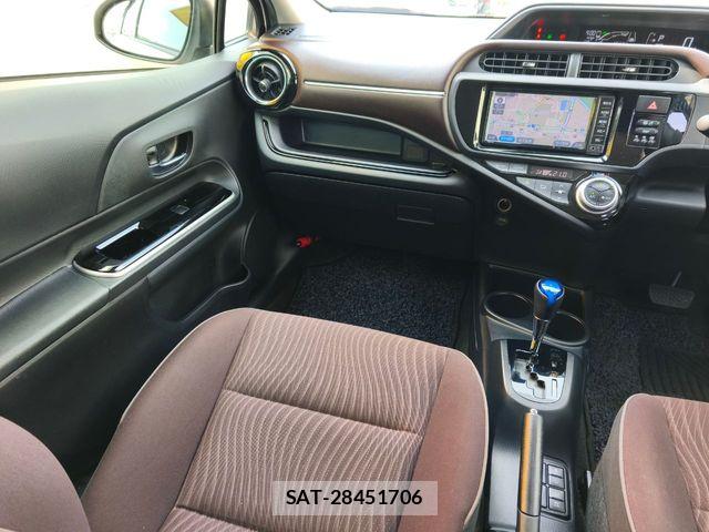 Toyota AQUA 2017-05 8097969-8