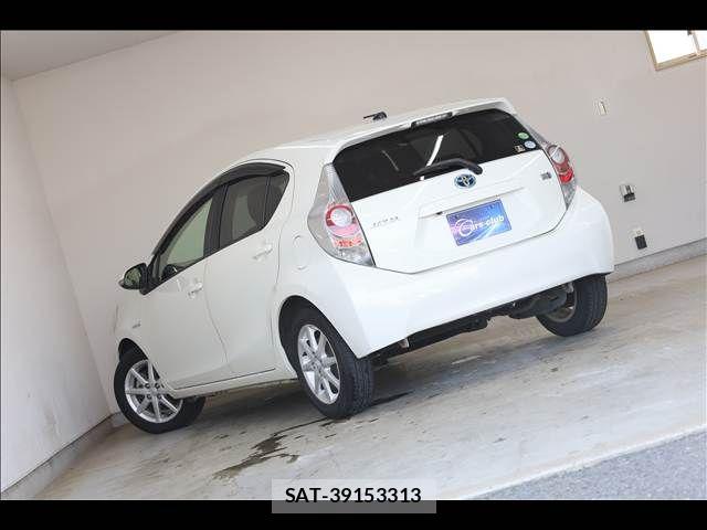 Toyota AQUA 2013-06 8098004-10