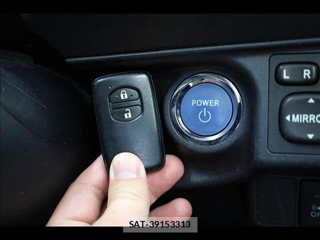 Toyota AQUA 2013-06 8098004-3
