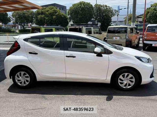 Toyota AQUA 2023-06 8097968-10