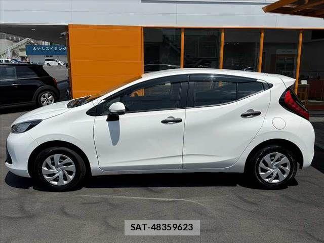 Toyota AQUA 2023-06 8097968-11