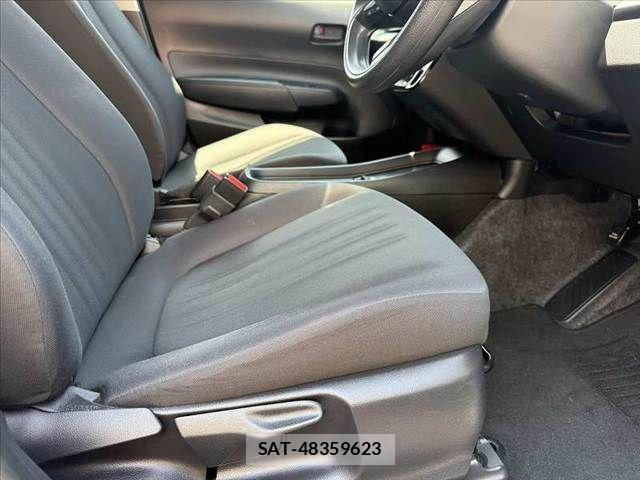 Toyota AQUA 2023-06 8097968-15