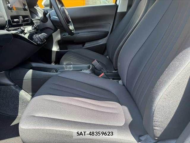 Toyota AQUA 2023-06 8097968-16