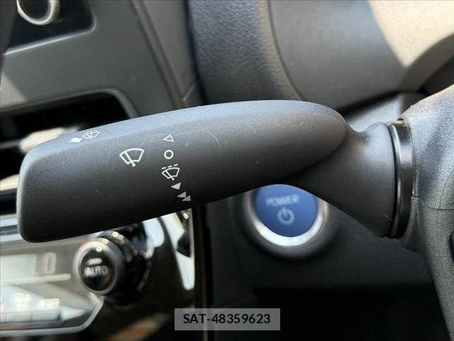 Toyota AQUA 2023-06 8097968-22
