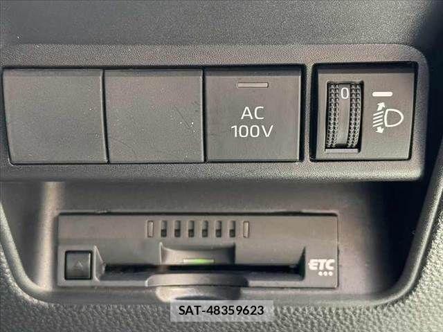 Toyota AQUA 2023-06 8097968-25