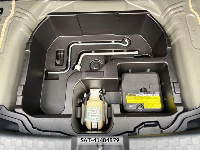 Toyota AQUA 2015-07 8097984-21