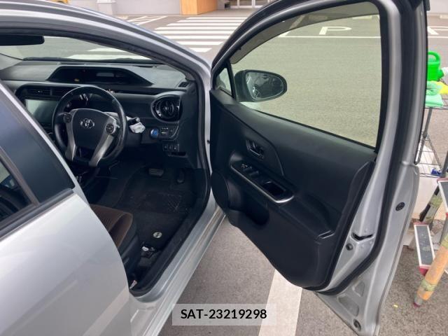 Toyota AQUA 2013-09 8098015-9