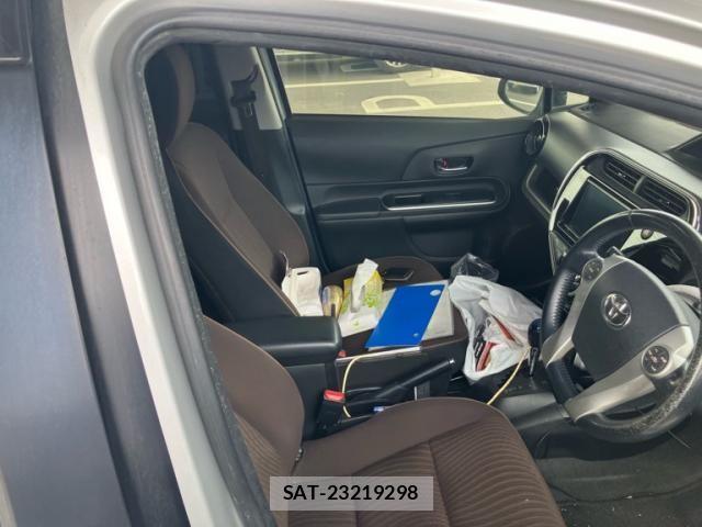 Toyota AQUA 2013-09 8098015-10