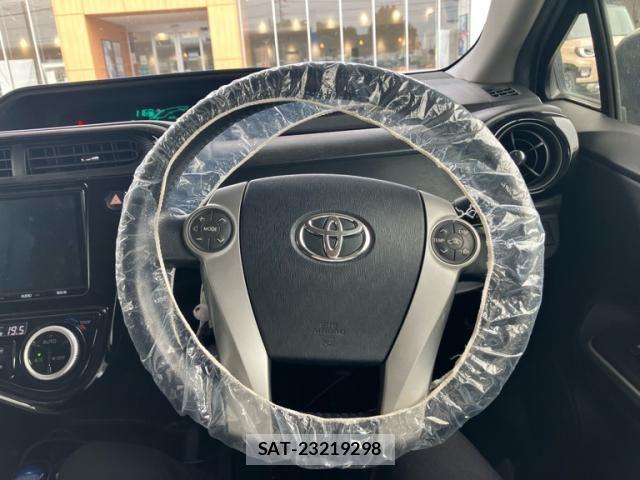 Toyota AQUA 2013-09 8098015-13