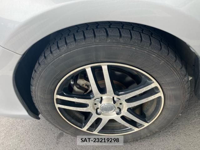 Toyota AQUA 2013-09 8098015-6