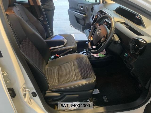 Toyota AQUA 2017-08 8097966-12