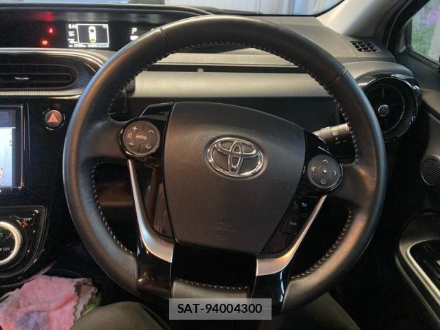 Toyota AQUA 2017-08 8097966-15