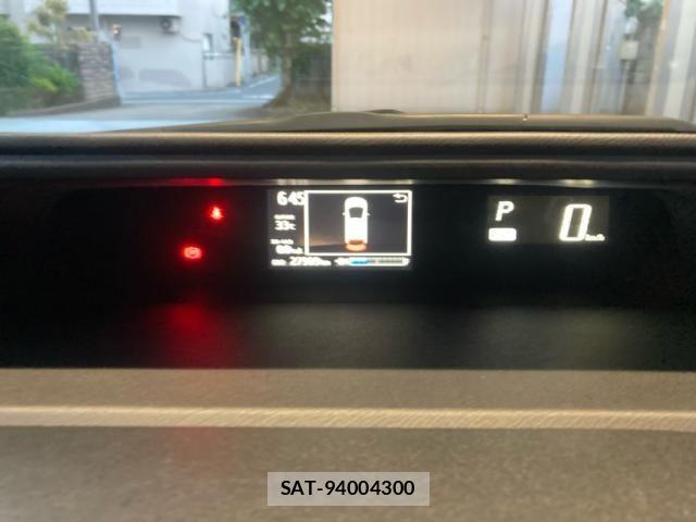 Toyota AQUA 2017-08 8097966-18