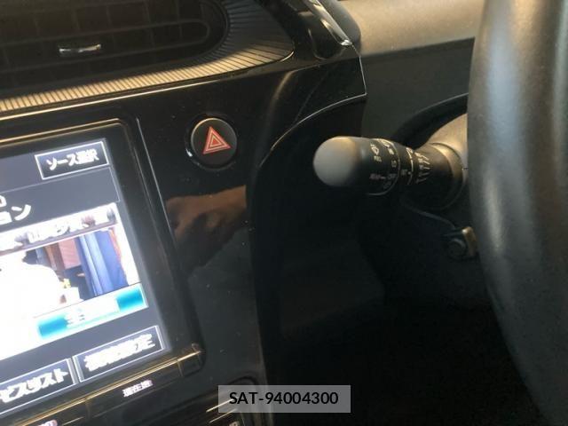 Toyota AQUA 2017-08 8097966-28