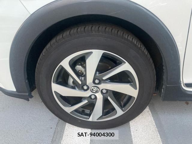 Toyota AQUA 2017-08 8097966-8