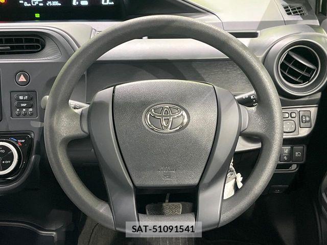 Toyota AQUA 2021-06 8097971-11