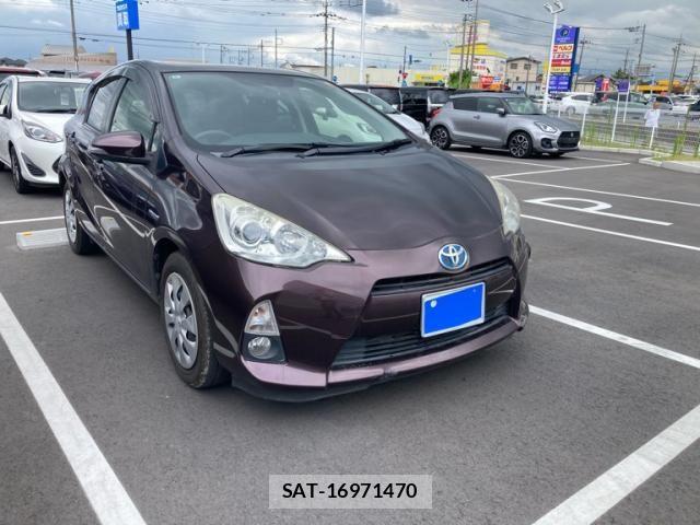 Toyota AQUA 2014-09 8098003-1