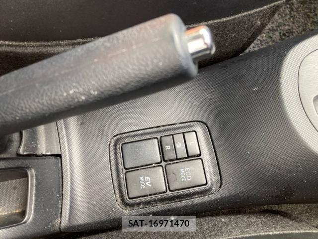 Toyota AQUA 2014-09 8098003-23
