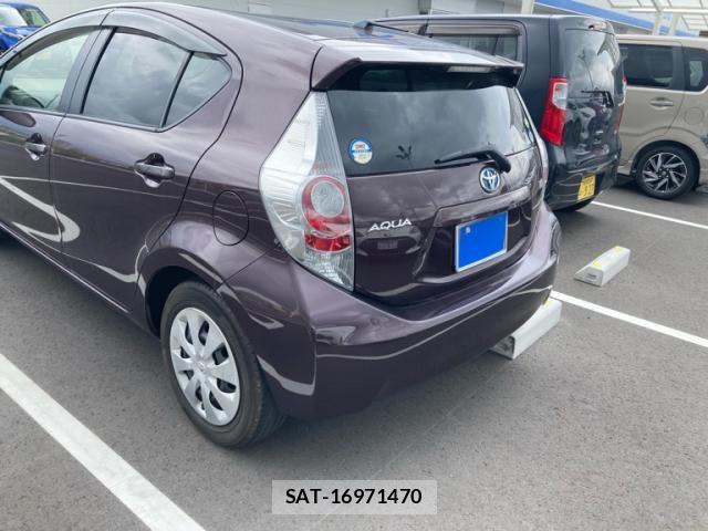 Toyota AQUA 2014-09 8098003-3