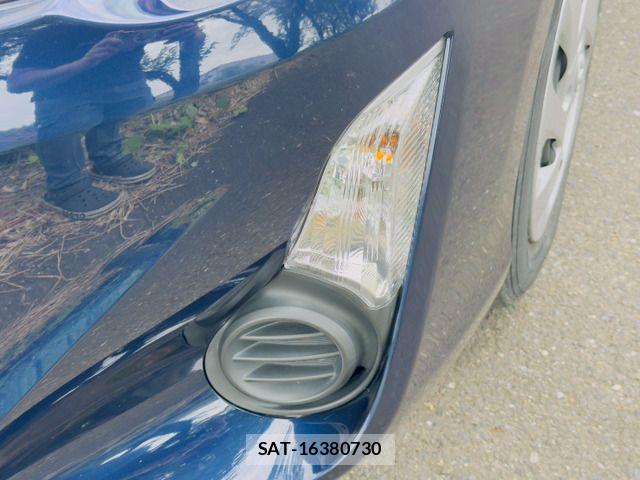Toyota AQUA 2017-04 8097976-11