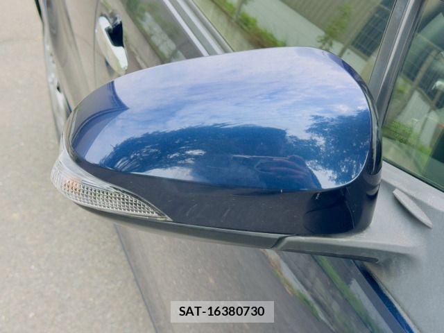 Toyota AQUA 2017-04 8097976-12