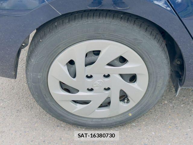 Toyota AQUA 2017-04 8097976-17
