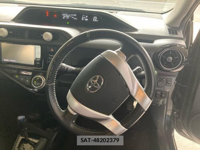 Toyota AQUA 2016-03 8098006-12