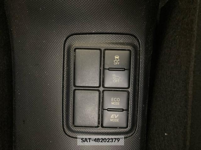 Toyota AQUA 2016-03 8098006-19
