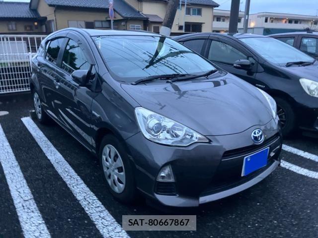 Toyota AQUA 2014-02 8098005-1