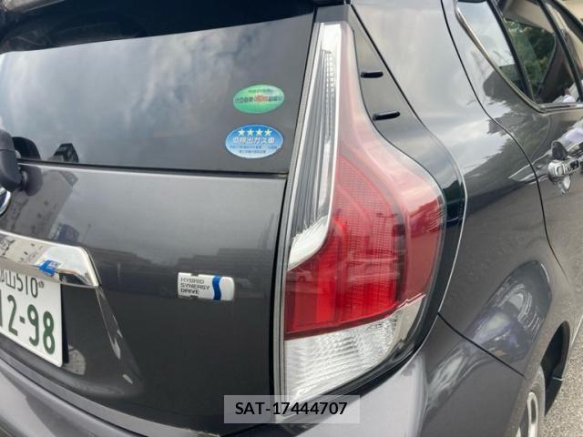 Toyota AQUA 2015-03 8097999-10