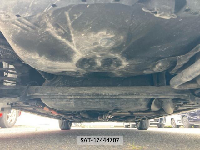 Toyota AQUA 2015-03 8097999-11