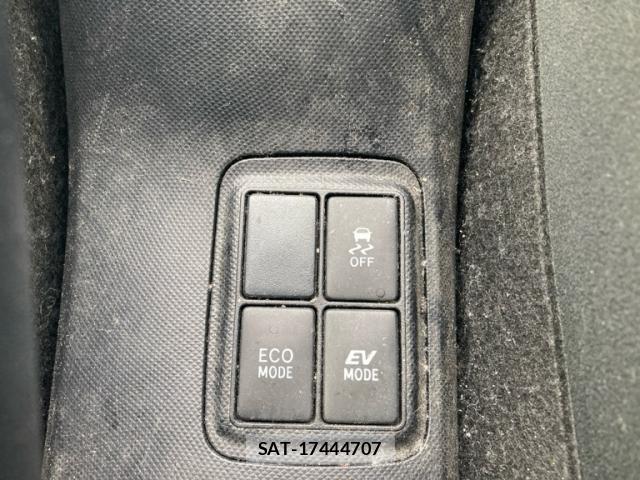 Toyota AQUA 2015-03 8097999-19