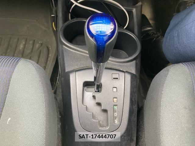 Toyota AQUA 2015-03 8097999-20