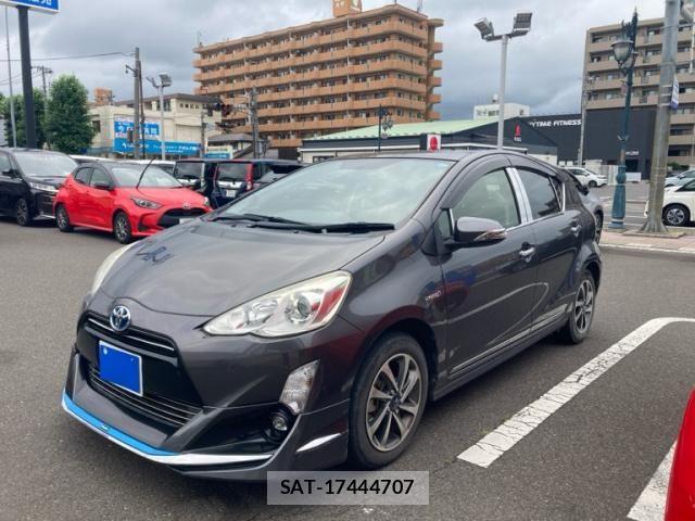Toyota AQUA 2015-03 8097999-2