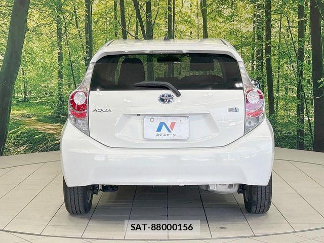 Toyota AQUA 2014-07 8097983-14