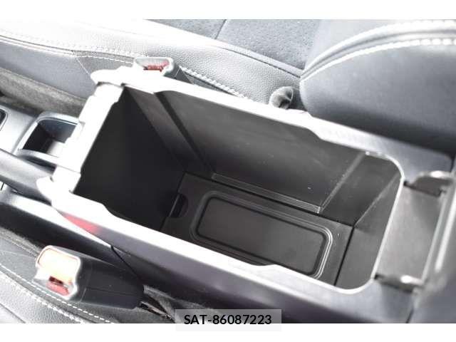 Toyota AQUA 2015-05 8097977-11