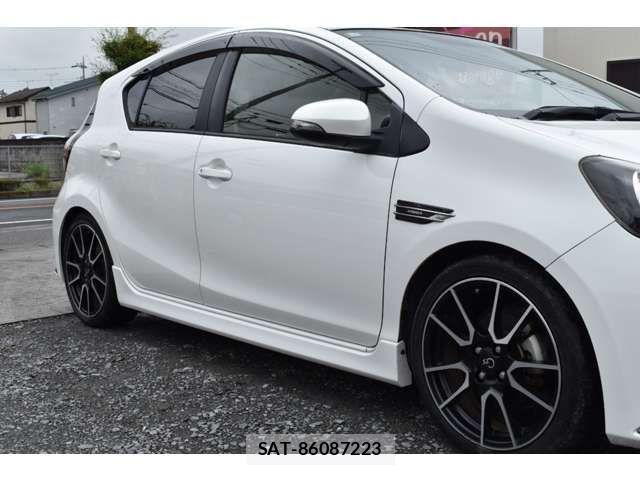 Toyota AQUA 2015-05 8097977-12