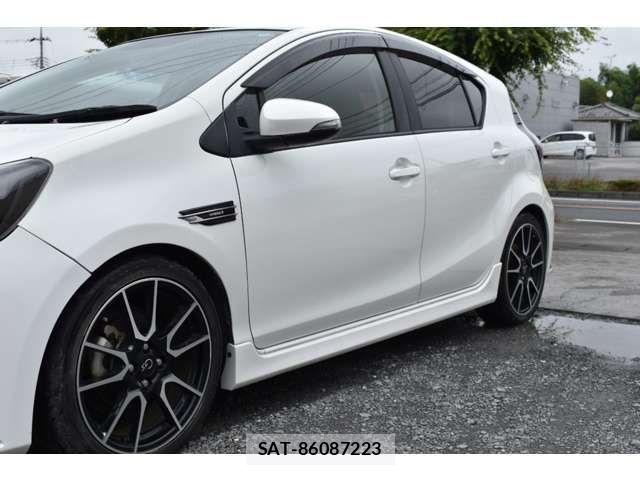 Toyota AQUA 2015-05 8097977-13