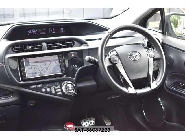 Toyota AQUA 2015-05 8097977-2